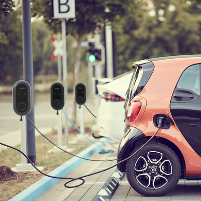 Cargador de vehículos eléctricos de tipo 2 de 32A de 3 fases para Tesla Model 3 portátil y frecuencia de red de 50Hz±10Hz
