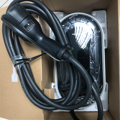 Cargador de vehículos eléctricos de tipo 2 de 32A de 3 fases para Tesla Model 3 portátil y frecuencia de red de 50Hz±10Hz