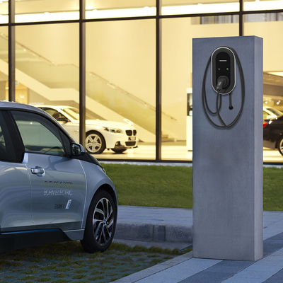 Cargador de nivel 2 para vehículos eléctricos de 7 kW con enchufe Ev tipo 2 e instalación en pared