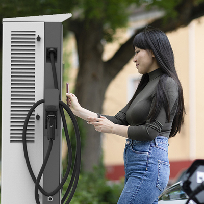 DC CCS Combo 2 Chademo EV Charger 60KW 90KW 120KW para las necesidades de carga públicas versátiles