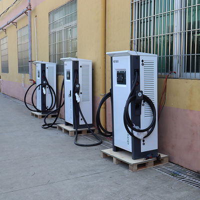Cargador de vehículos eléctricos de 120 kW CCS de tipo 2 para aparcamiento de supermercados